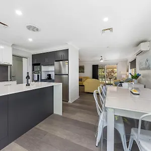 https://pet-friendly-home-in.hotelssunshinecoast.net
